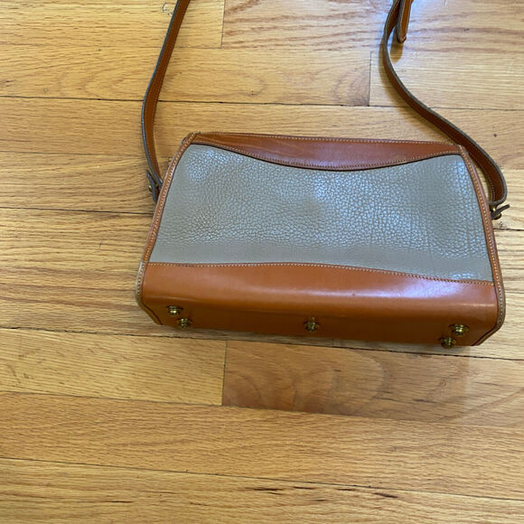 Vtg. Dooney & Bourke Pebble Leather Crossbody Bag Purse Taupe Brown Footed READ - Picture 5 of 10